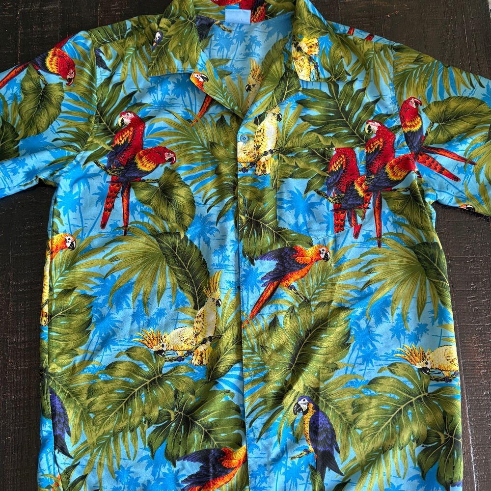 Men’s short sleeve button up shirt